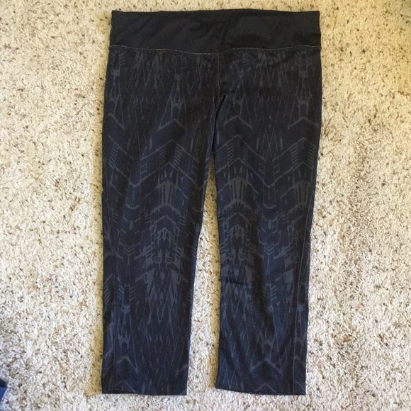 Xersion Crop Running Leggings - Picture 2 of 6